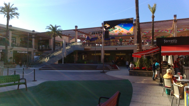 la zenia boulevard plaza central pantalla gigante